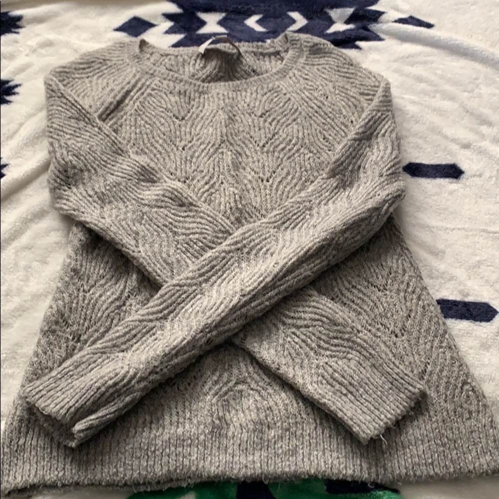 Loose knit gray sweater